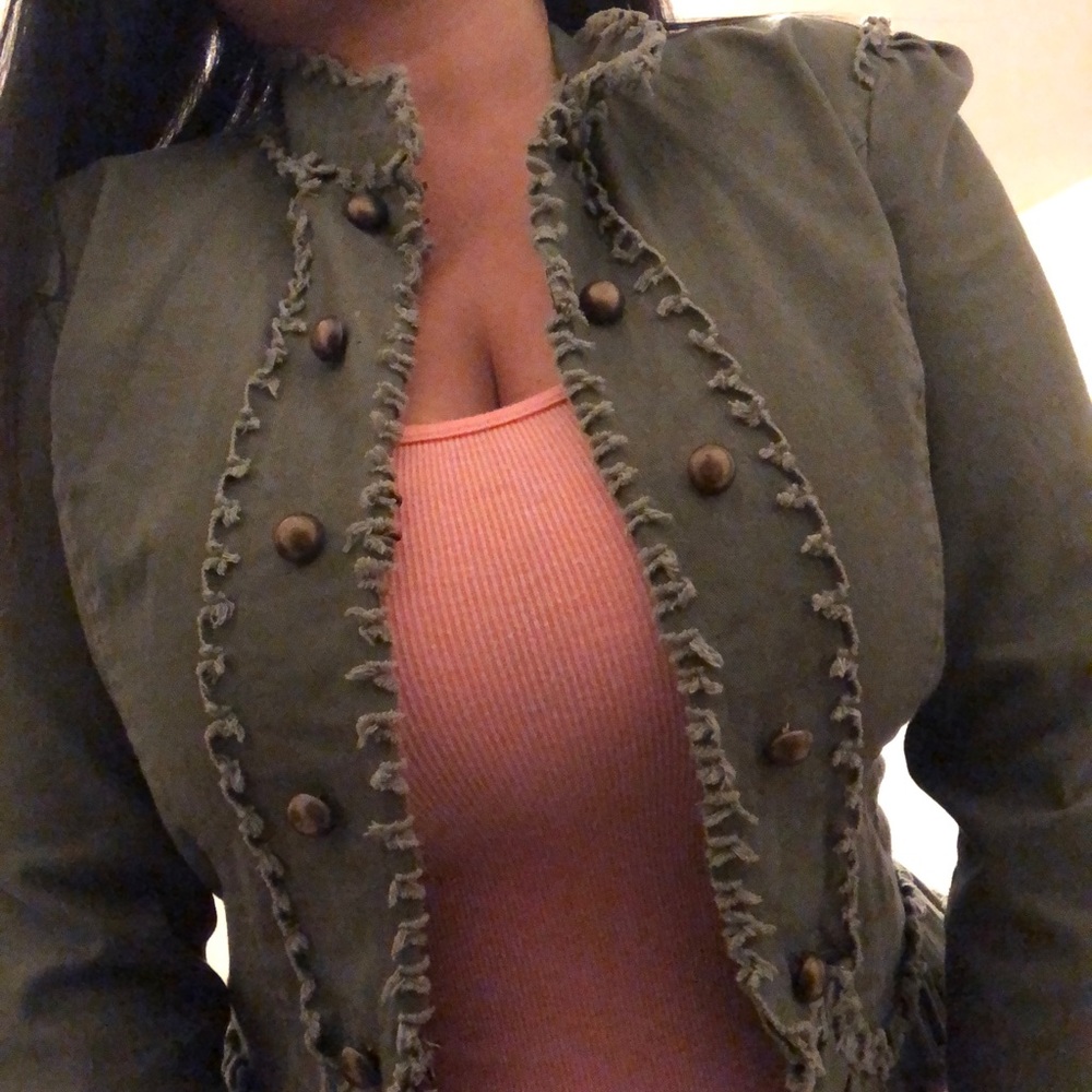 Green fitted jacket w/ fringe detail